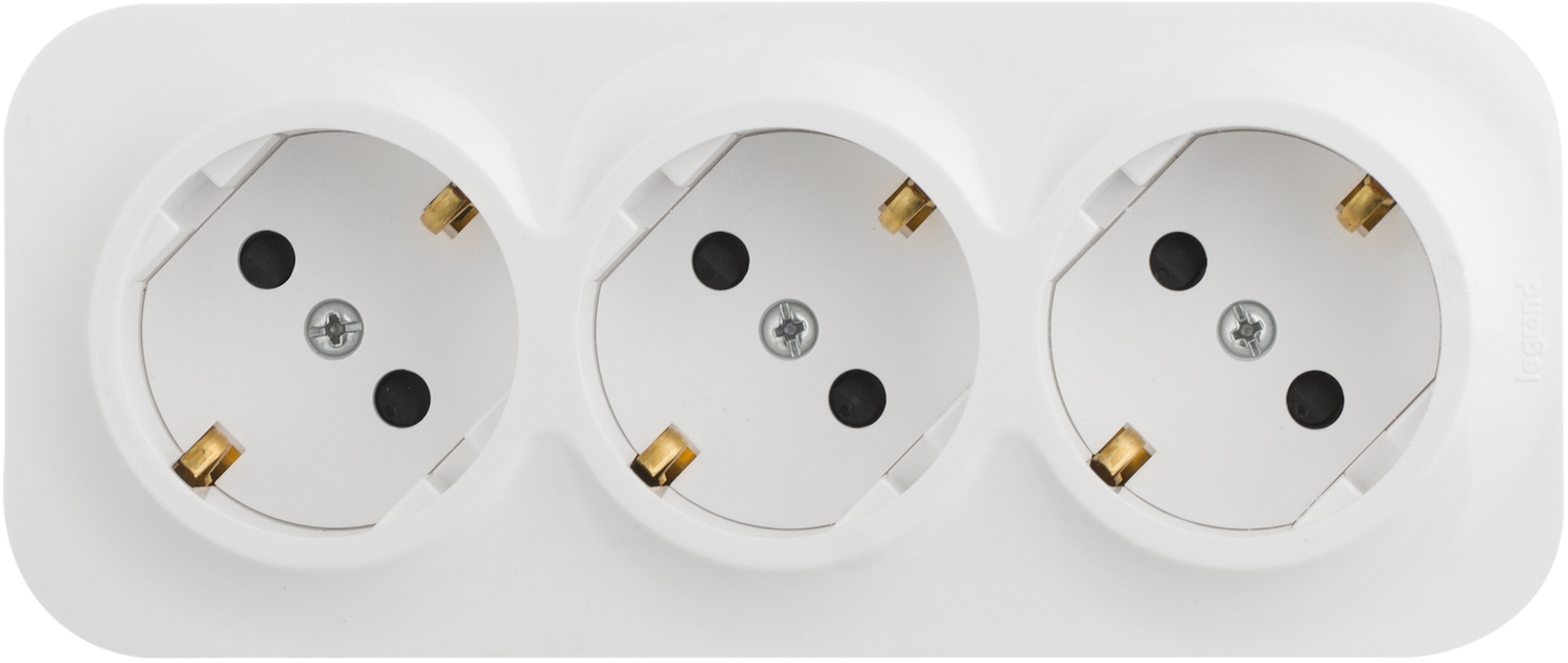 Розетка штепсельная Legrand Quteo 782218 16А 45°