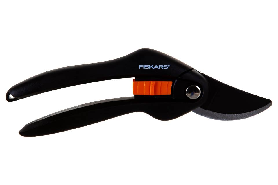Секатор Fiskars SingleStep 1000567 (плоскостной, P26)